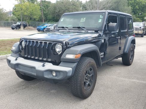 Used 2018 Jeep Wrangler Unlimited Sport AWD/4WD image 2
