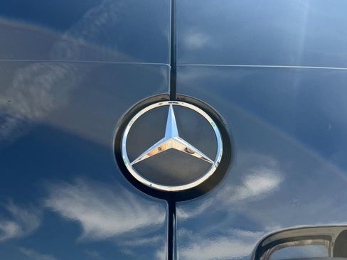 Used 2022 Mercedes-Benz Sprinter 2500 image 64