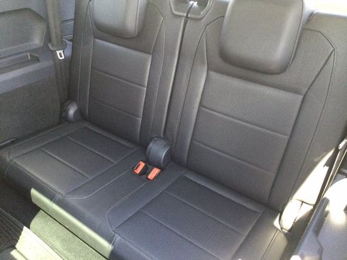 Used 2020 Volkswagen Tiguan SE w/ Panoramic Sunroof Package AWD/4WD image 21
