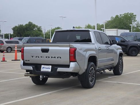Used 2024 Toyota Tacoma TRD Sport AWD/4WD image 7