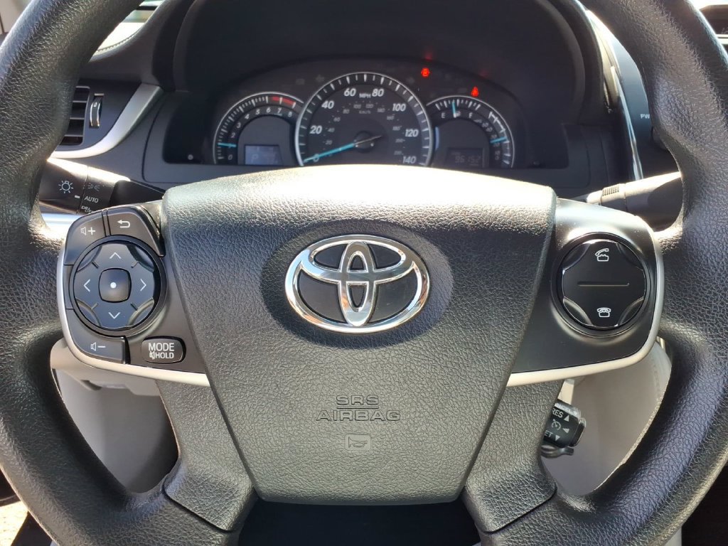 Used 2013 Toyota Camry LE FWD image 5