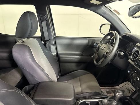 Used 2021 Toyota Tacoma TRD Off-Road w/ Technology Package AWD/4WD image 34