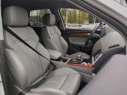Used 2023 Audi Q5 e Premium image 35