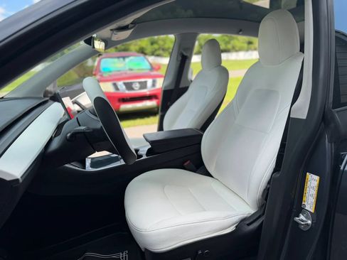 Used 2021 Tesla Model Y 2WD image 12