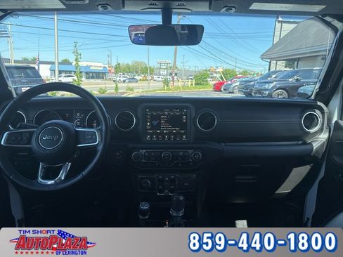 Used 2023 Jeep Wrangler Unlimited Sahara w/ Cold Weather Group AWD/4WD image 27