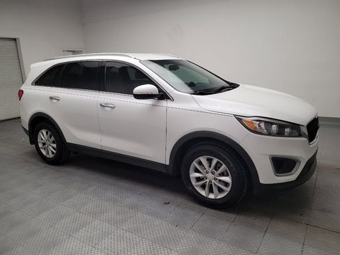 Used 2018 Kia Sorento FWD image 11