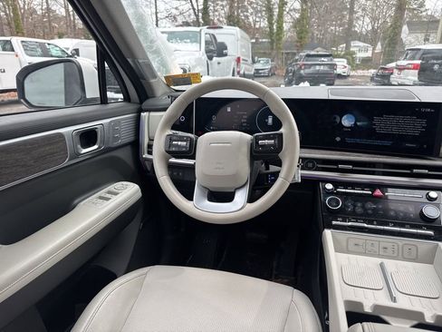 Used 2024 Hyundai Santa Fe Limited image 9