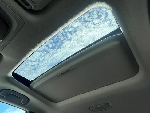 Used 2022 Toyota Corolla Cross LE w/ Moonroof Package FWD image 36