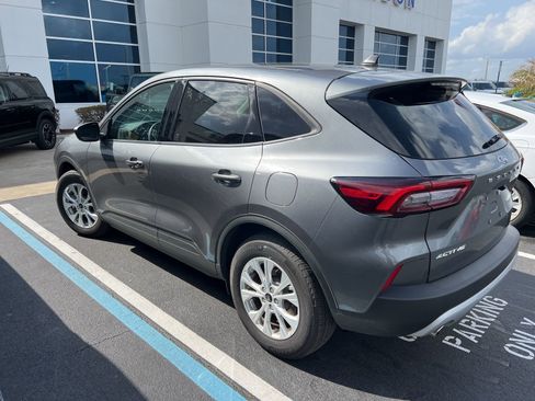 Certified 2025 Ford Escape Active image 9