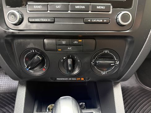 Used 2014 Volkswagen Jetta SE image 31