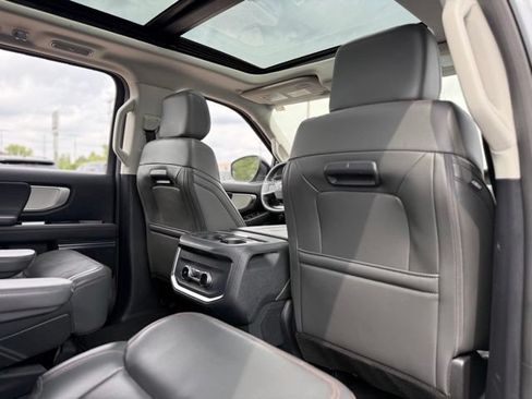 Used 2025 Ford Expedition Active AWD/4WD image 21