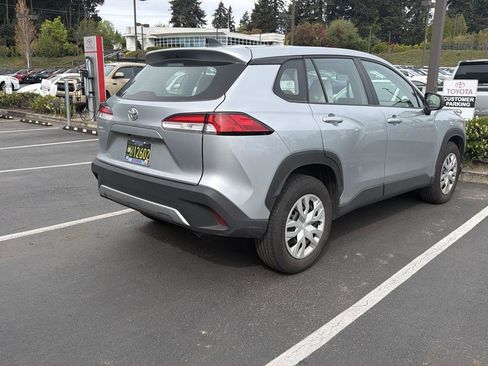 Used 2024 Toyota Corolla Cross L image 4