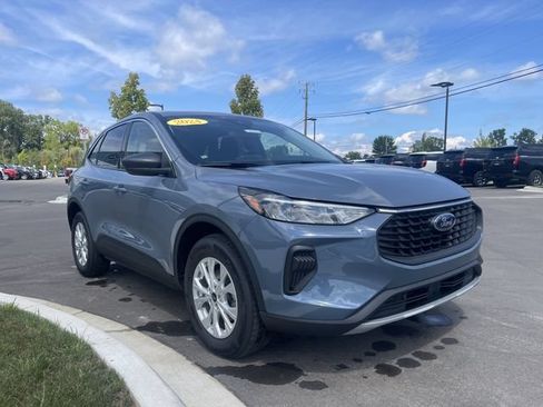 Certified 2024 Ford Escape Active AWD/4WD image 7