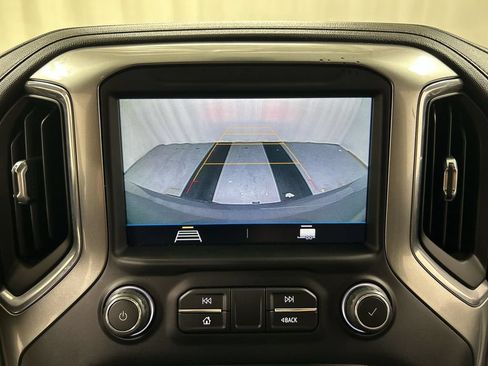 Used 2021 Chevrolet Silverado 1500 LT AWD/4WD image 15