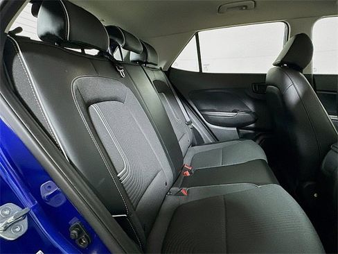 Used 2023 Hyundai Venue Limited image 27
