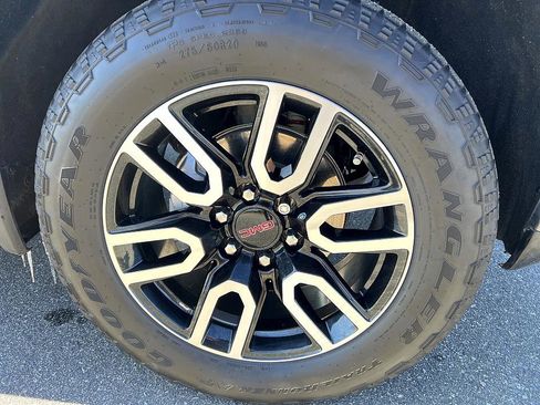 Used 2022 GMC Sierra 1500 AT4 w/ AT4 Premium Package image 12