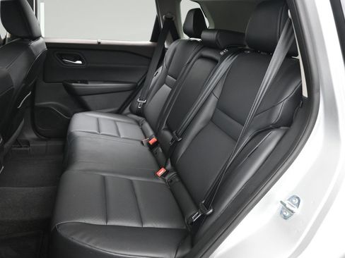 Certified 2023 Nissan Rogue SV w/ SV Premium B Package FWD image 11