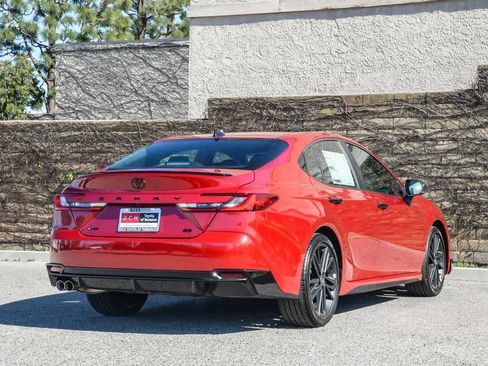New 2026 Toyota Camry Hybrid FWD image 7