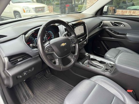 Used 2019 Chevrolet Traverse LT w/ LT Premium Package FWD image 34