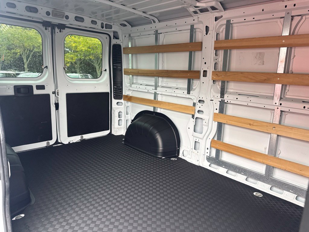 Used 2025 RAM ProMaster 2500 w/ U-Haul Equipment Group FWD image 18