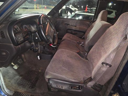 Used 2001 Dodge Ram 2500 Truck SLT image 6