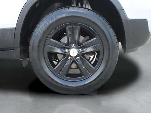 Used 2021 Chevrolet Trax LS w/ Tint and Cruise Package image 28