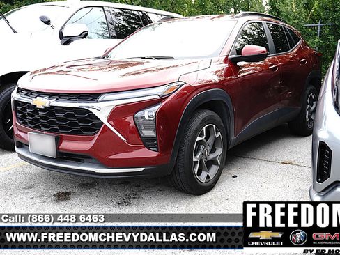 Used 2024 Chevrolet Trax LT w/ Driver Confidence Package FWD image 5