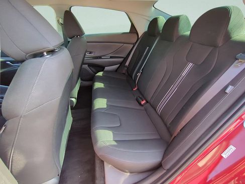 Certified 2024 Hyundai Elantra SEL FWD image 9