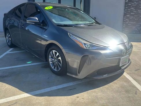 Used 2019 Toyota Prius Limited image 2