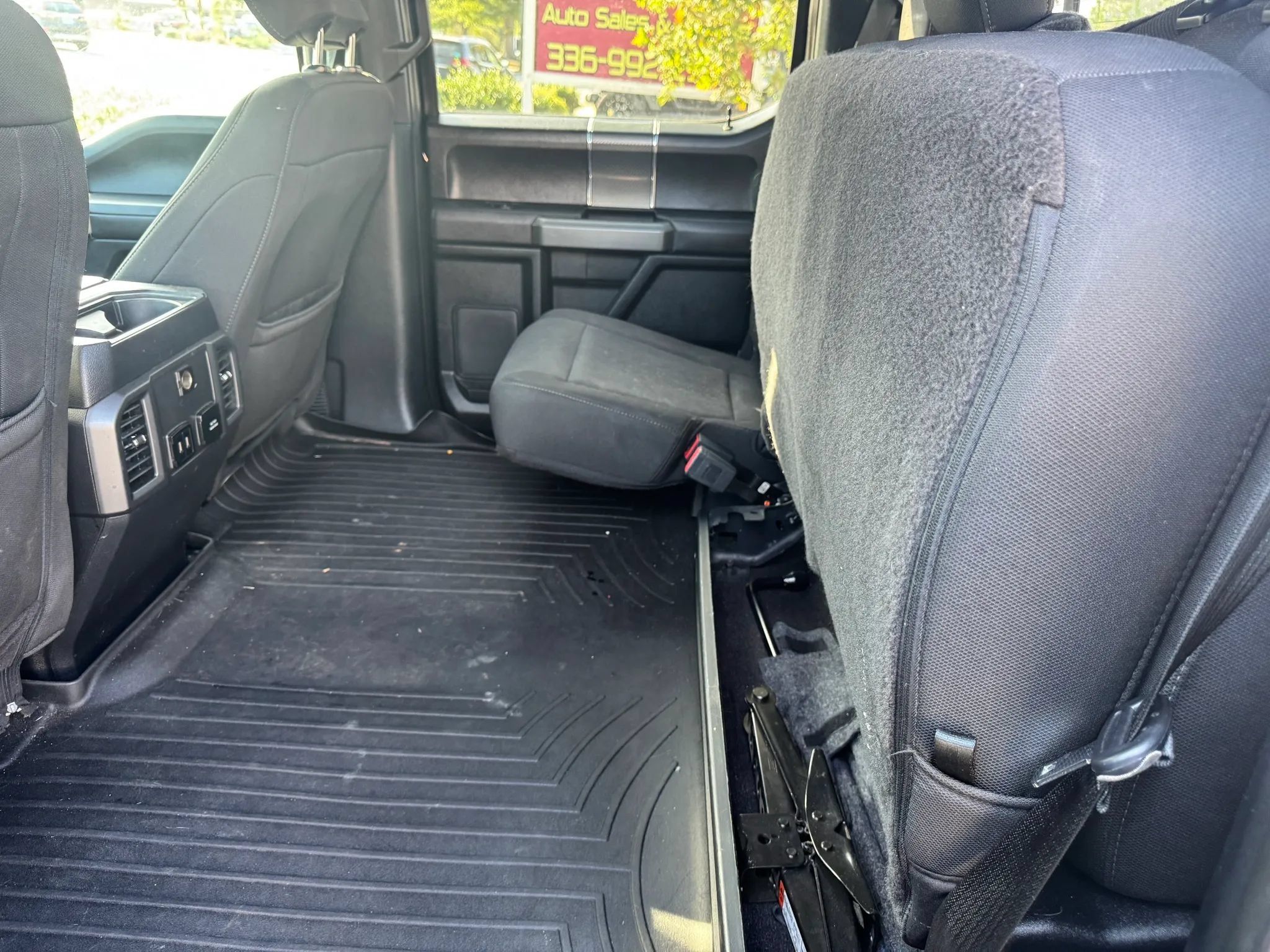 Used 2019 Ford F150 XLT w/ Equipment Group 302A Luxury AWD/4WD image 6