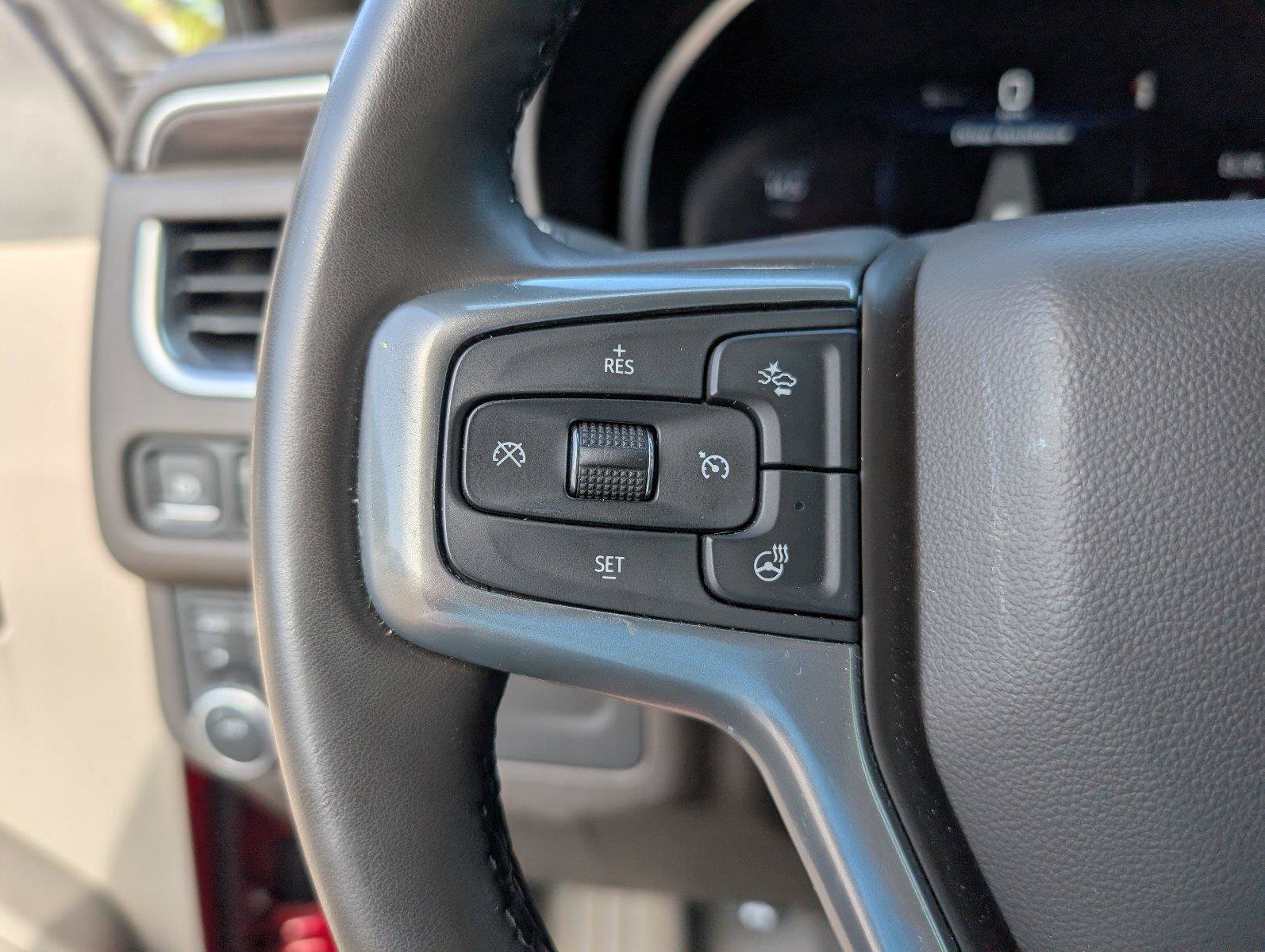 Used 2023 Chevrolet Tahoe Z71 w/ Luxury Package AWD/4WD image 27