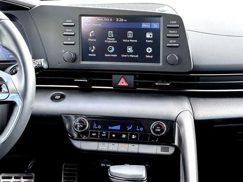 Used 2025 Hyundai Elantra Sport image 30