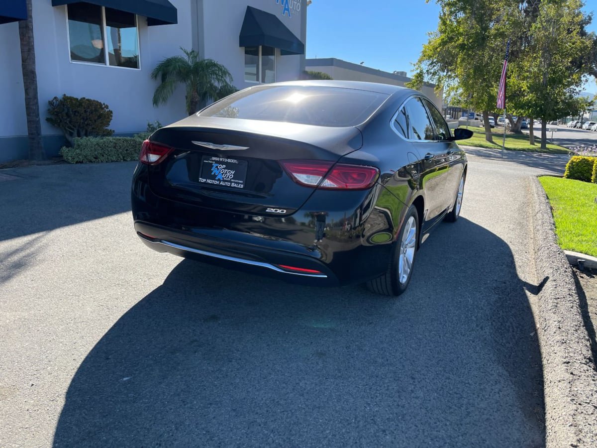 Used 2015 Chrysler 200 Limited FWD image 5