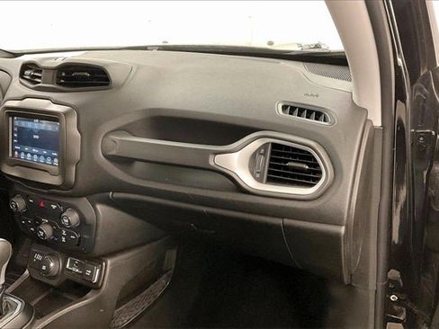 Used 2020 Jeep Renegade Latitude image 17