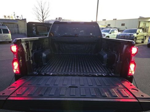 Used 2023 Chevrolet Silverado 1500 Custom image 12