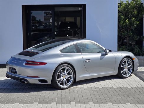 Used 2018 Porsche 911 Carrera image 5
