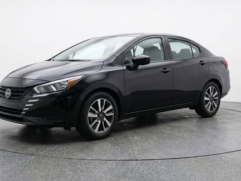 Used 2025 Nissan Versa SV FWD image 3