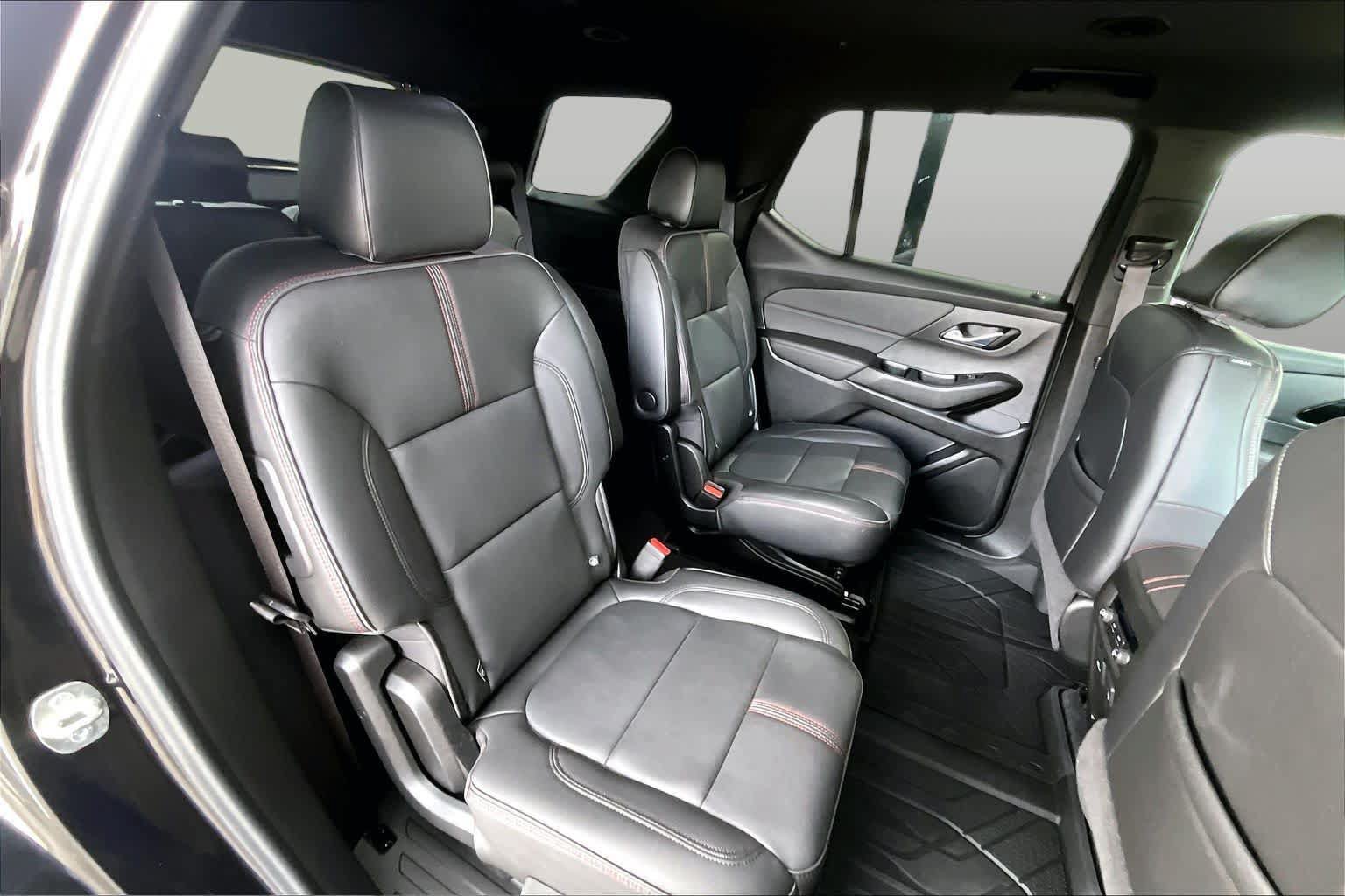 Used 2023 Chevrolet Traverse RS FWD image 20