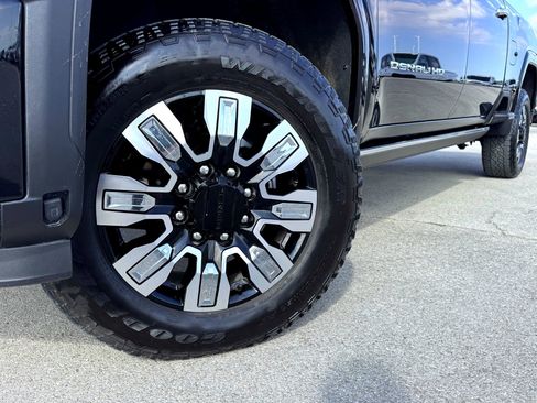 Used 2024 GMC Sierra 2500 Denali w/ Denali Reserve Package image 2