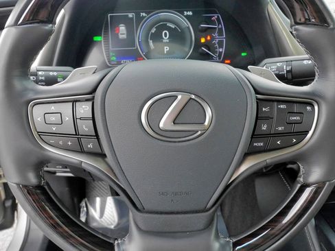 Used 2019 Lexus ES 300h w/ Accessory Package 2 image 28