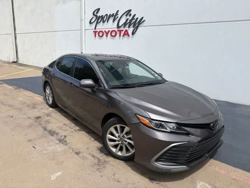 Used 2021 Toyota Camry LE FWD image 1