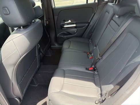 Used 2025 Mercedes-Benz GLA 250 image 13