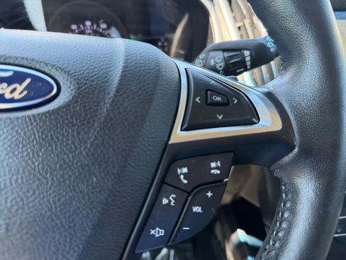 Used 2017 Ford Edge SEL w/ Equipment Group 201A AWD/4WD image 23