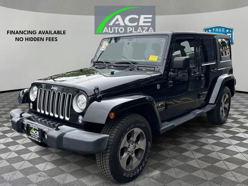 Used 2017 Jeep Wrangler Unlimited Sahara w/ Connectivity Group AWD/4WD image 2