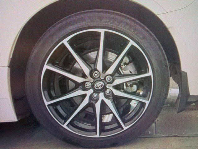 Used 2024 Toyota GR86 RWD image 9