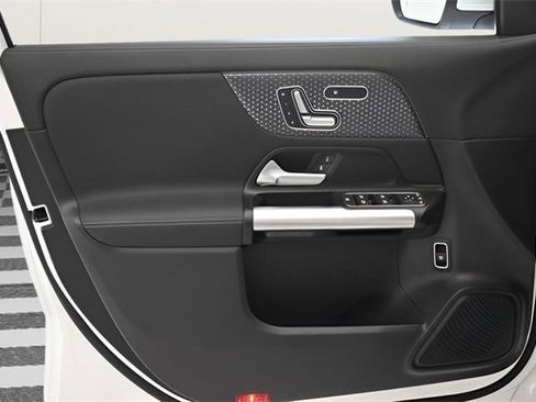 New 2025 Mercedes-Benz GLA 250 4MATIC image 24