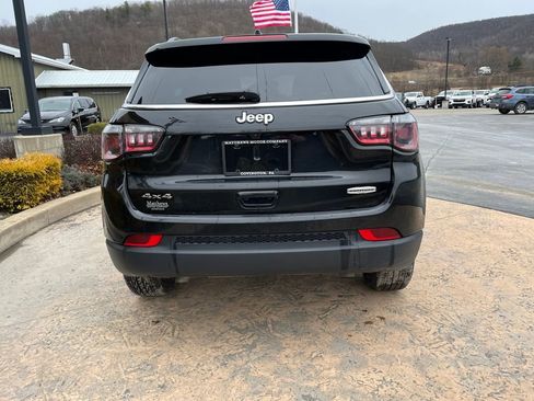 Used 2025 Jeep Compass Latitude image 6