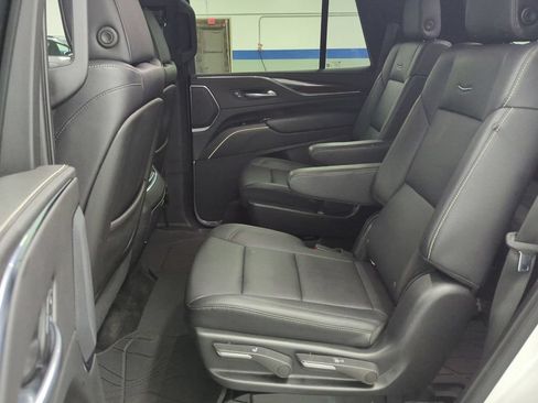 Used 2022 Cadillac Escalade Luxury w/ LPO, Floor Liner Package AWD/4WD image 30
