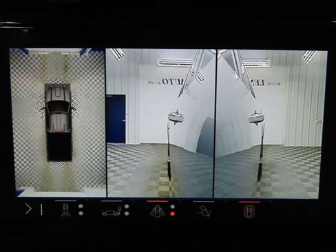 Used 2025 GMC Sierra 2500 AT4 image 24