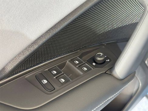 New 2026 Volkswagen Tiguan SE R-Line image 18